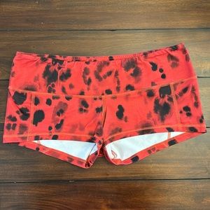 Fleo Low Rise Contour Shorts Leopard Blur Size XL